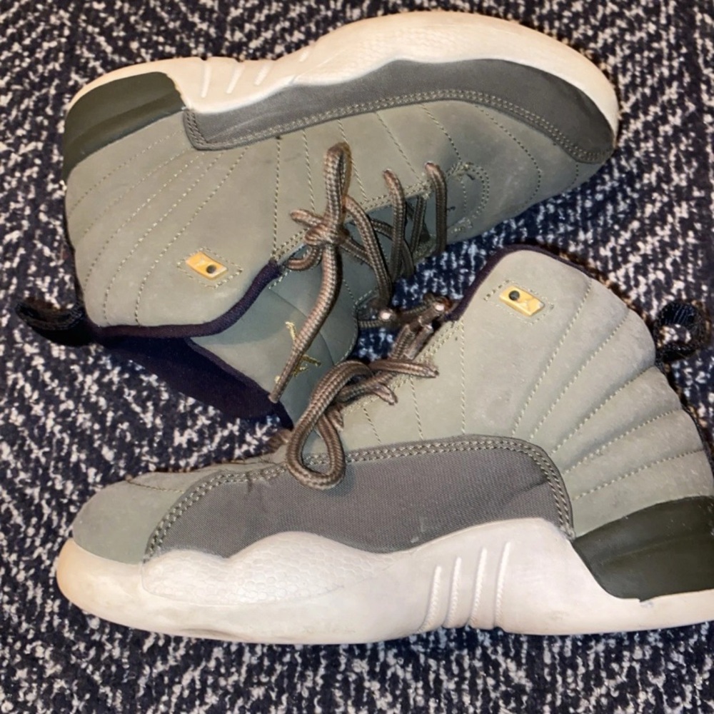 Jordan Kids Sneakers in Olive and Charcoal